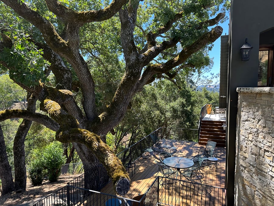 Large deck under 350 year-old Great Oak tree. Complete Brown Jordan patio set for outside dining or just relaxing.