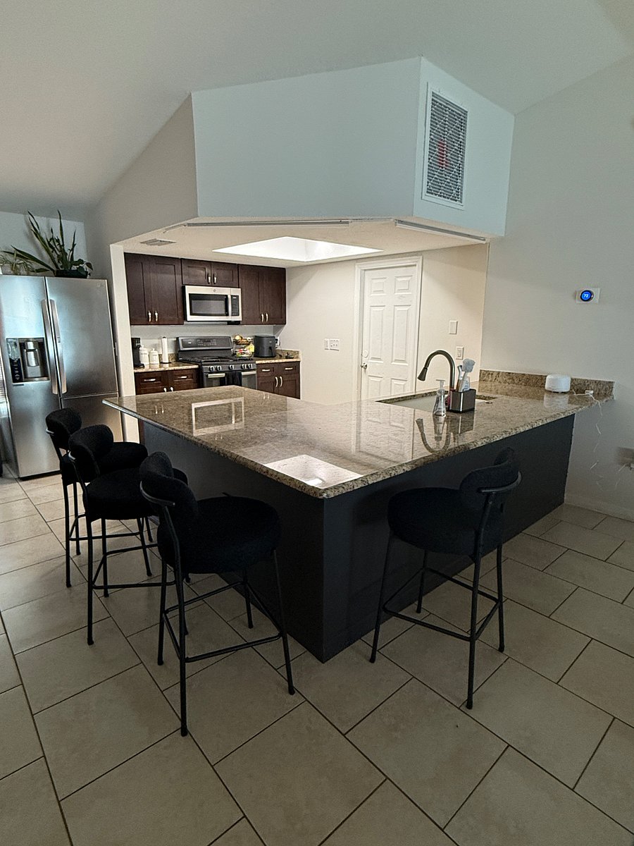 Full size Kitchen