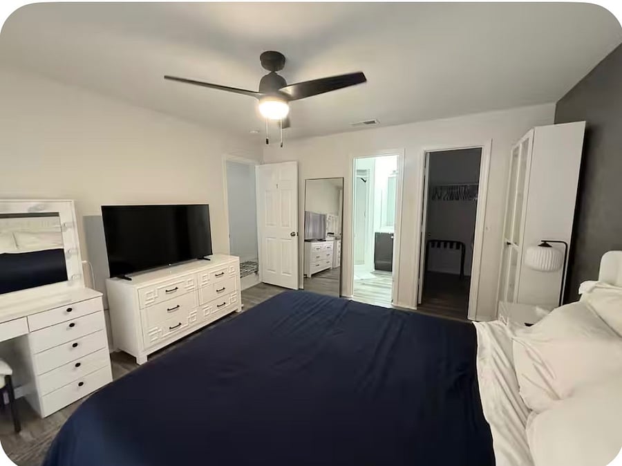 Master bedroom room 1