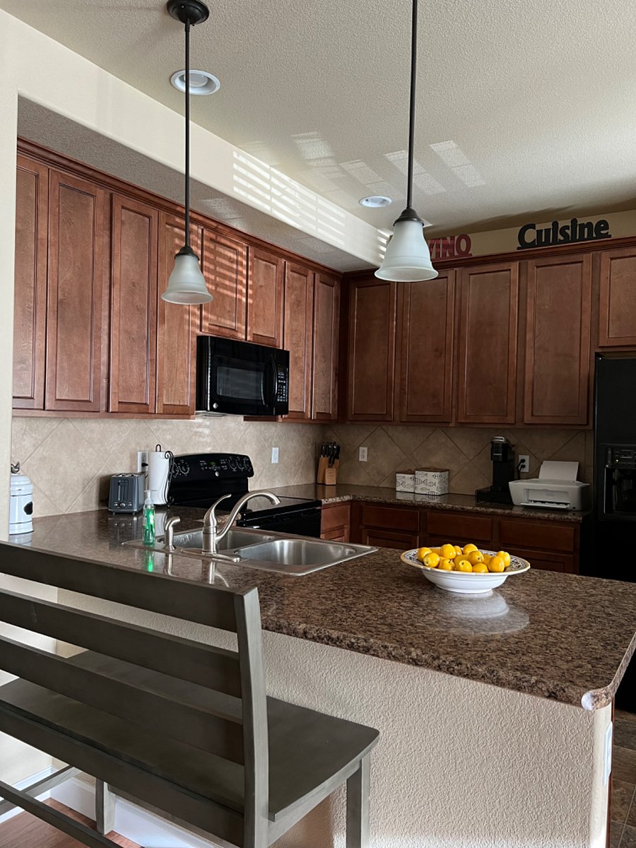 Full kitchen with all amenities.