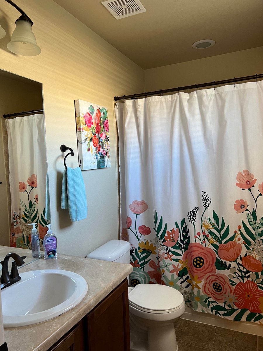 Second bedroom bathroom.