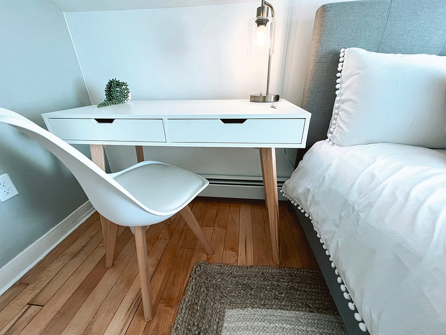 Bedroom 2 Working Station 