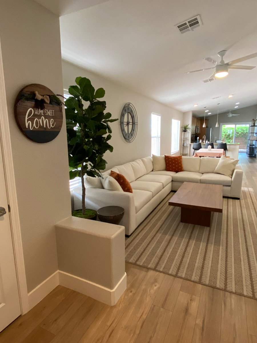 Entrance to living room
