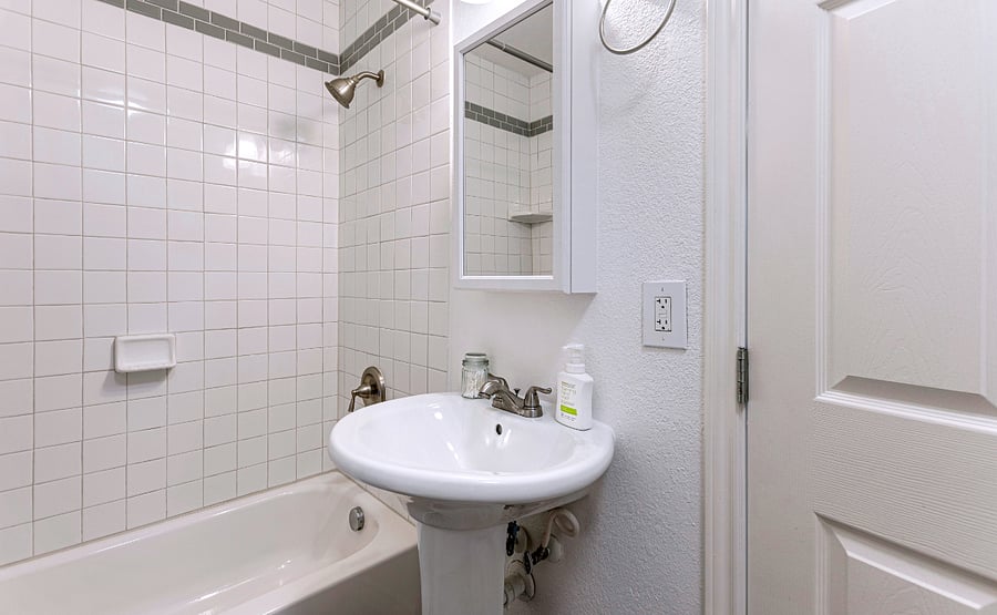 Furnished Finder property 678400_2 photo 8