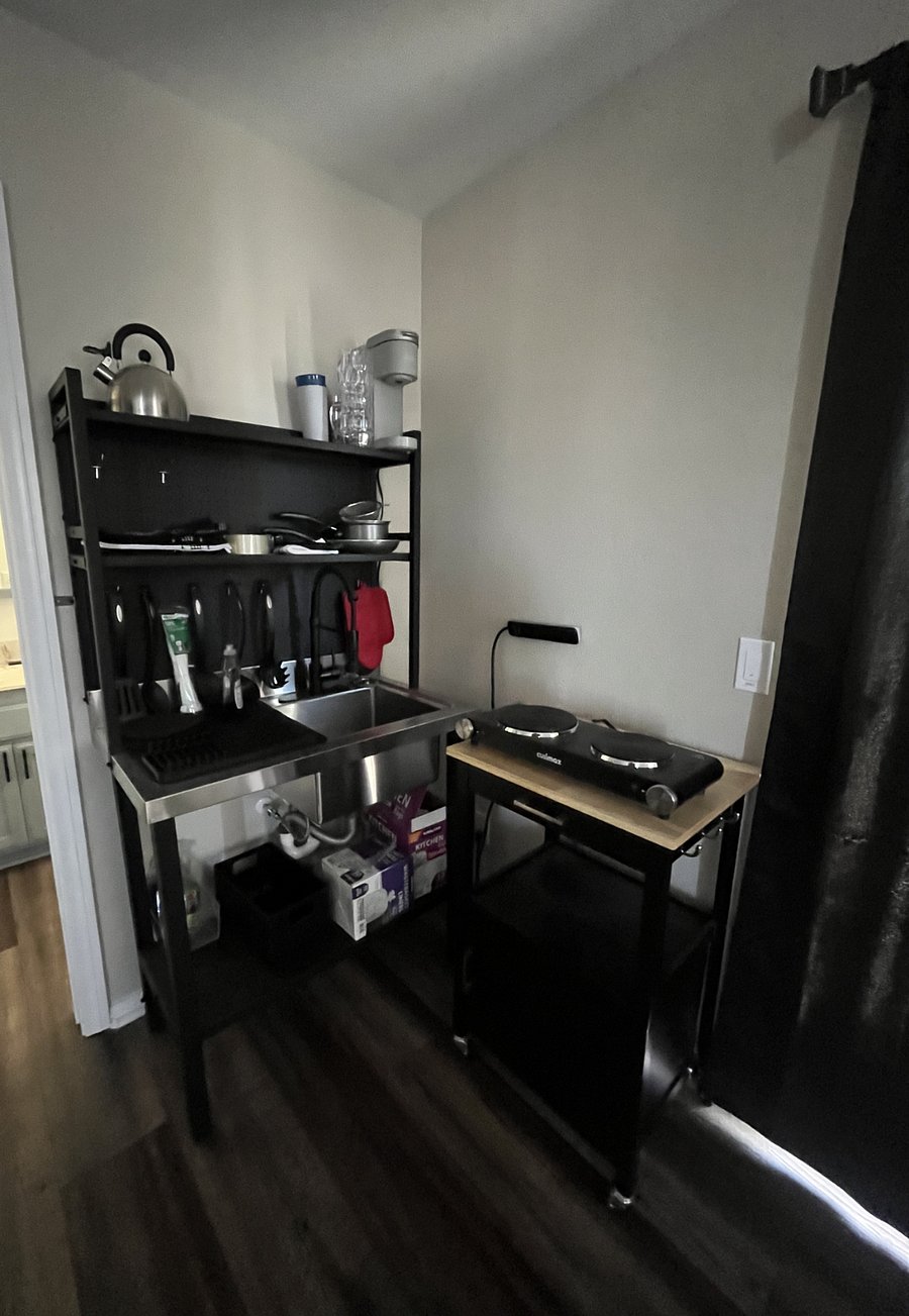 Kitchenette Area