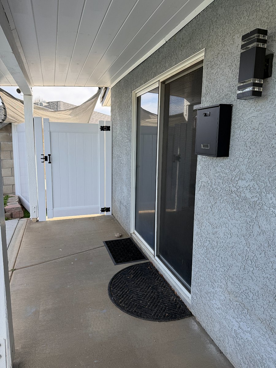 Unit B Slider Entry Door & Mailbox