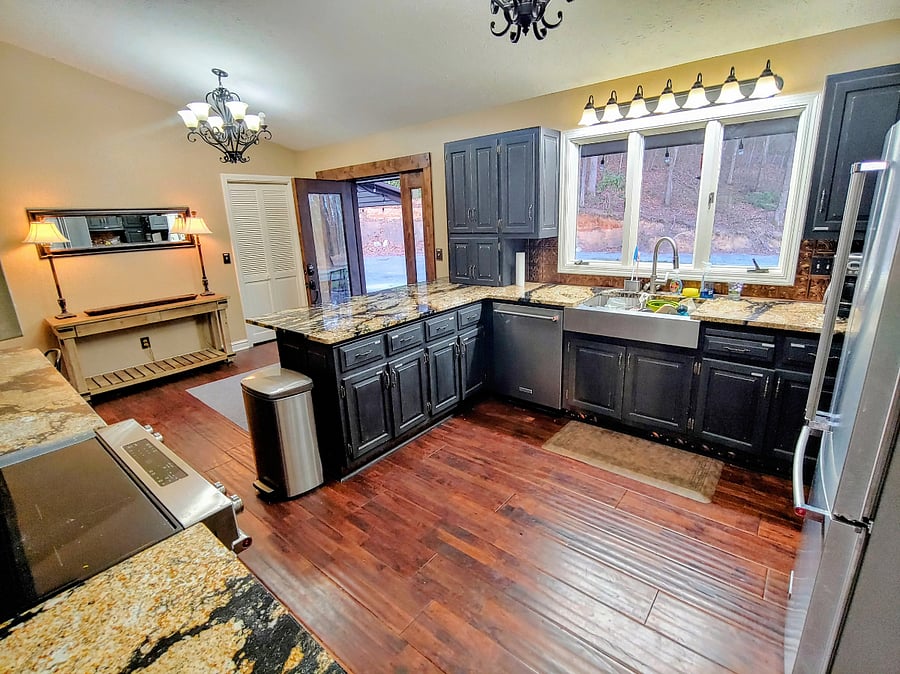 Kitchen with bar