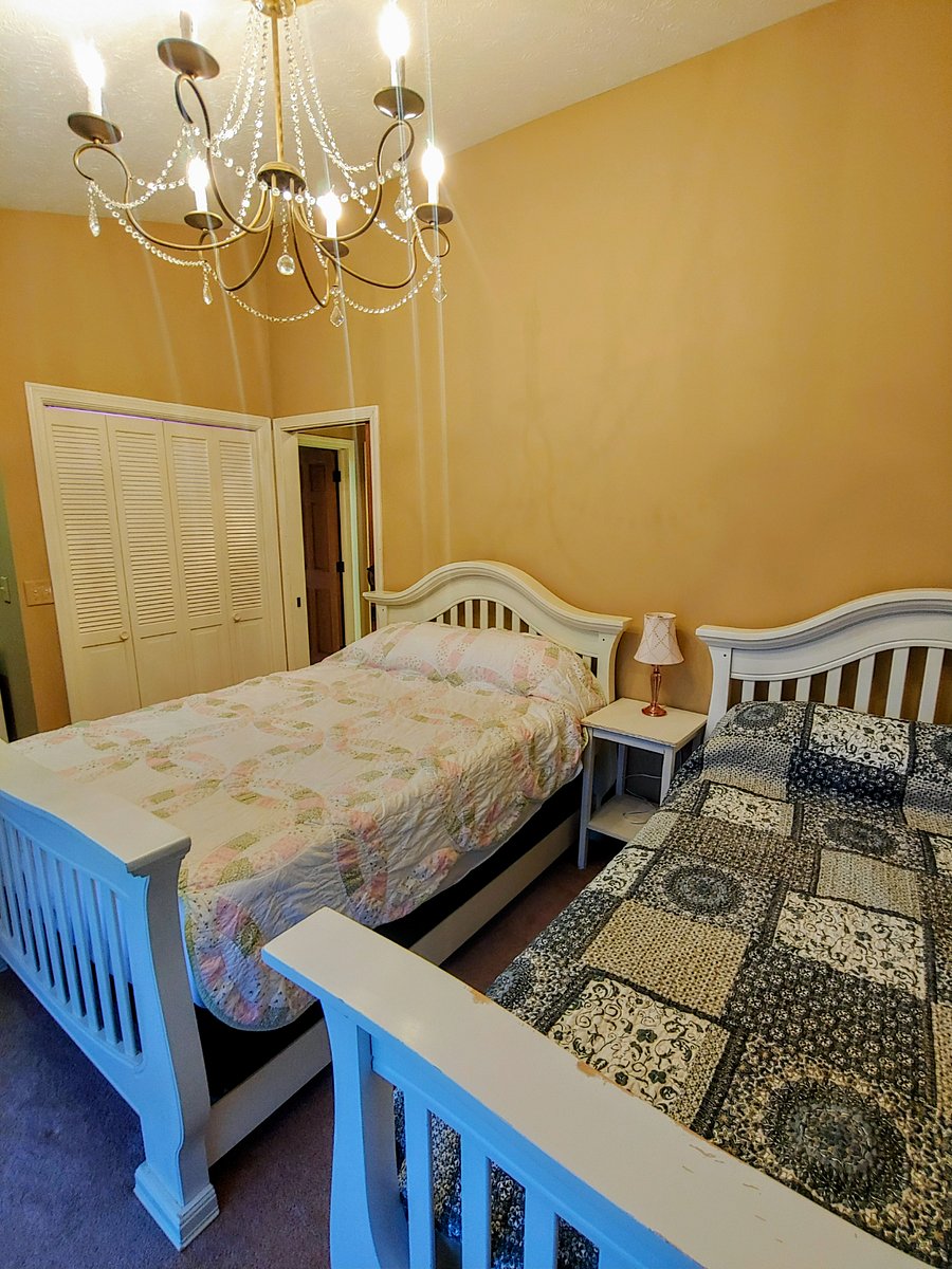 3rd bedroom with 2 full size beds