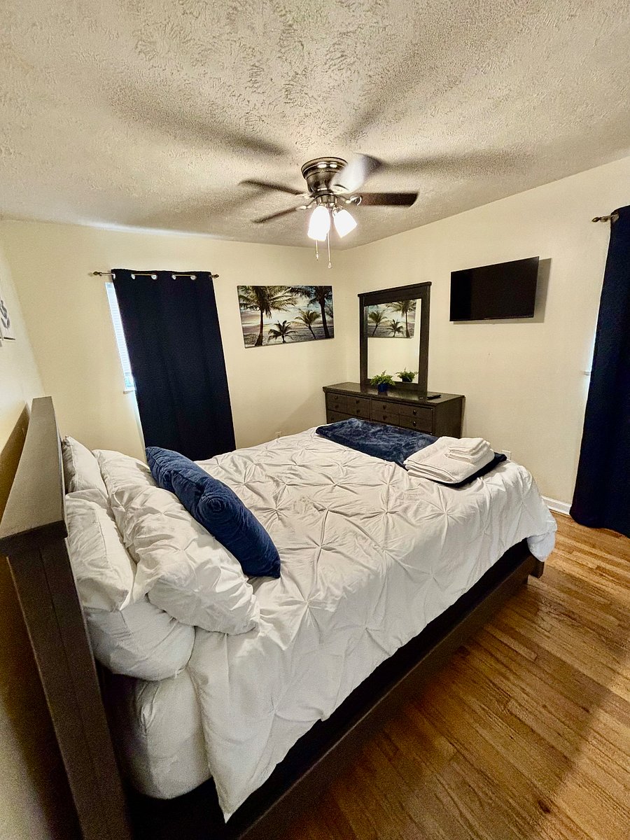 Master Bedroom with private bathroom for rate of $900, Queen bed.