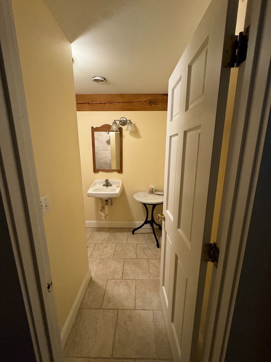Bathroom for BR2)