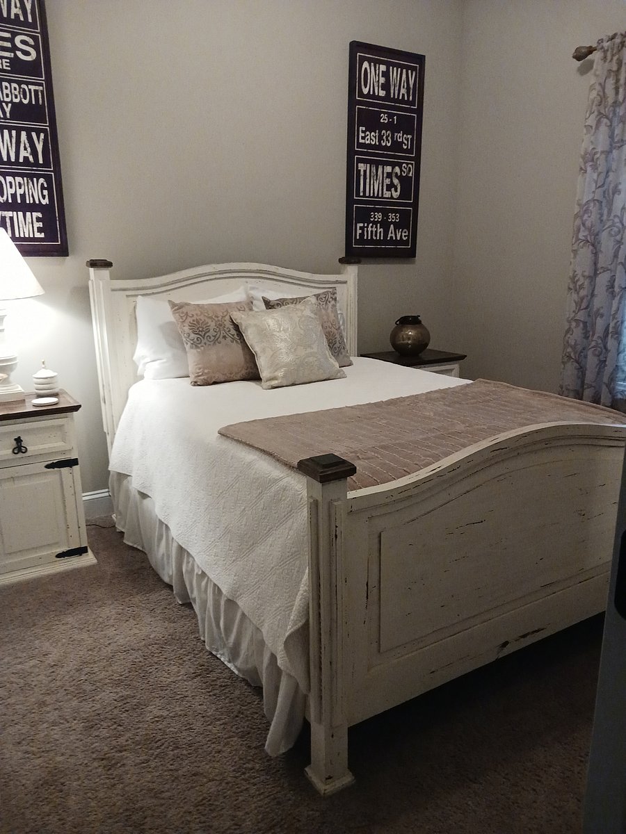 Full bedroom.