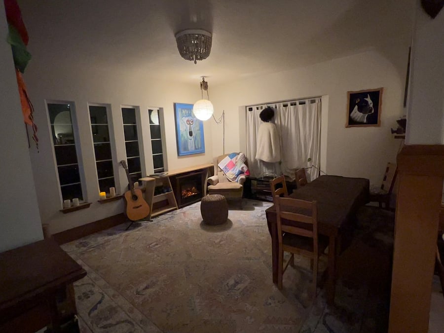 Study/ dine/ stretch/ LARGE smart tv