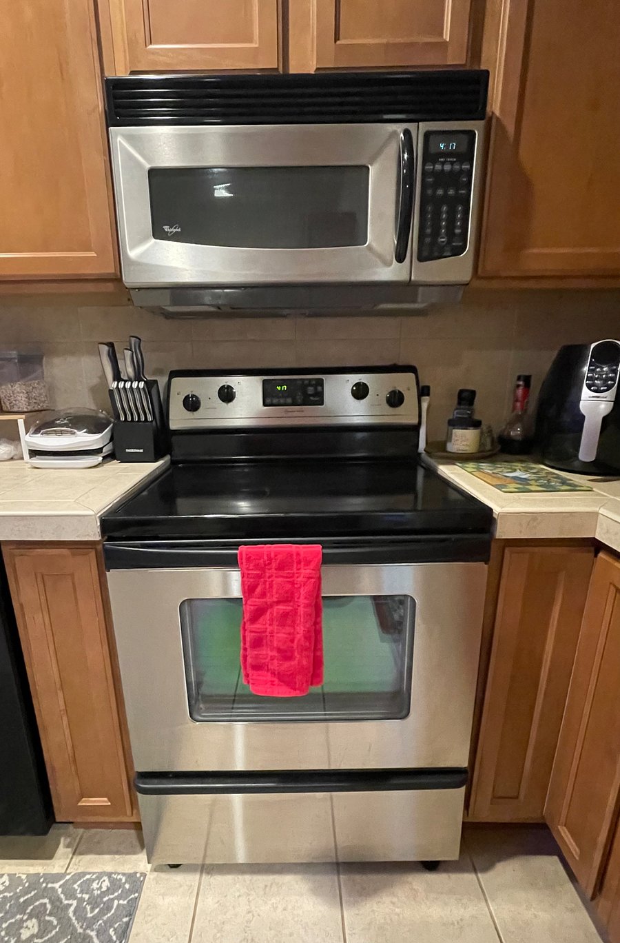 Microwave, electric stove & oven 