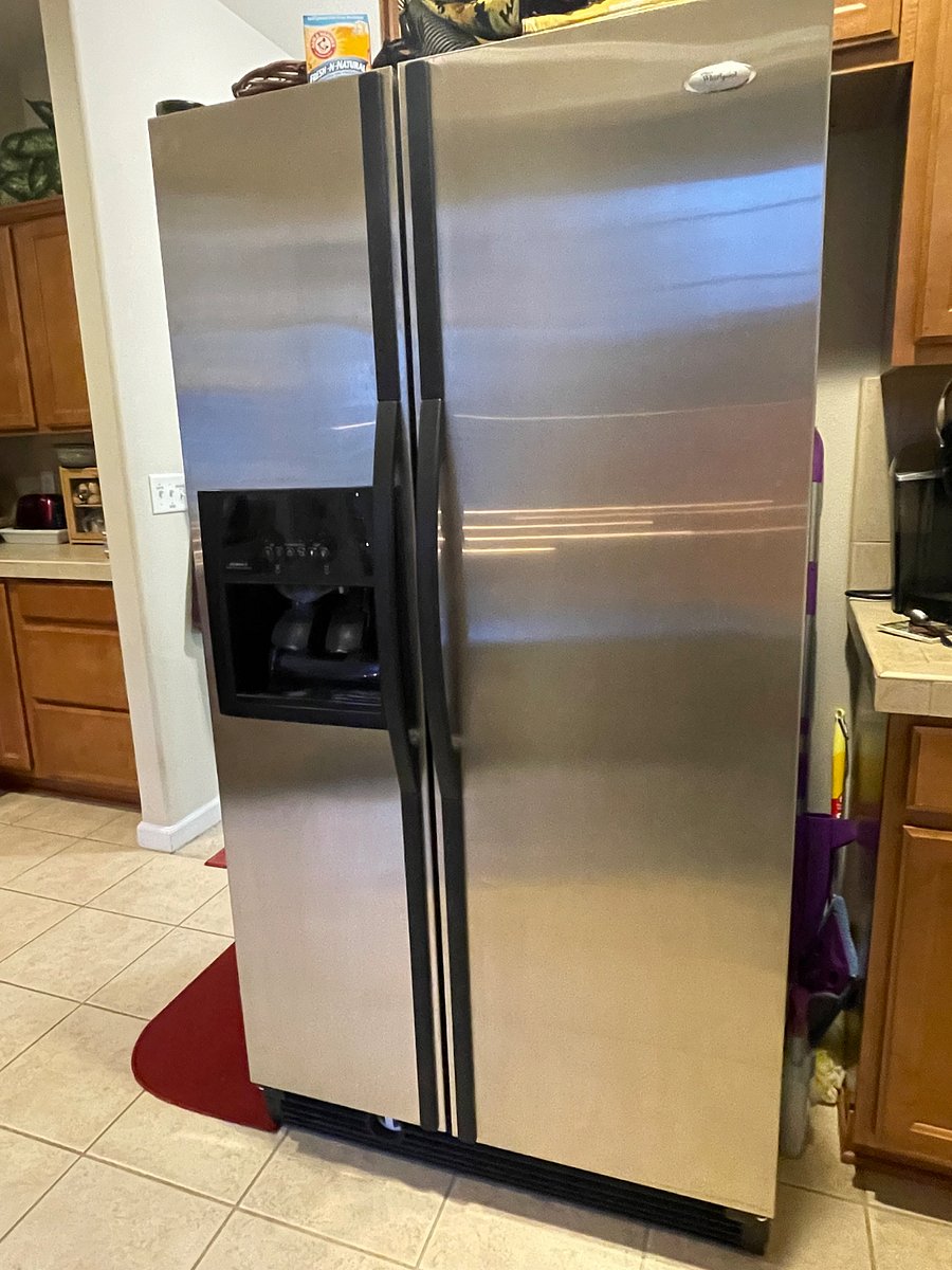 Refrigerator 