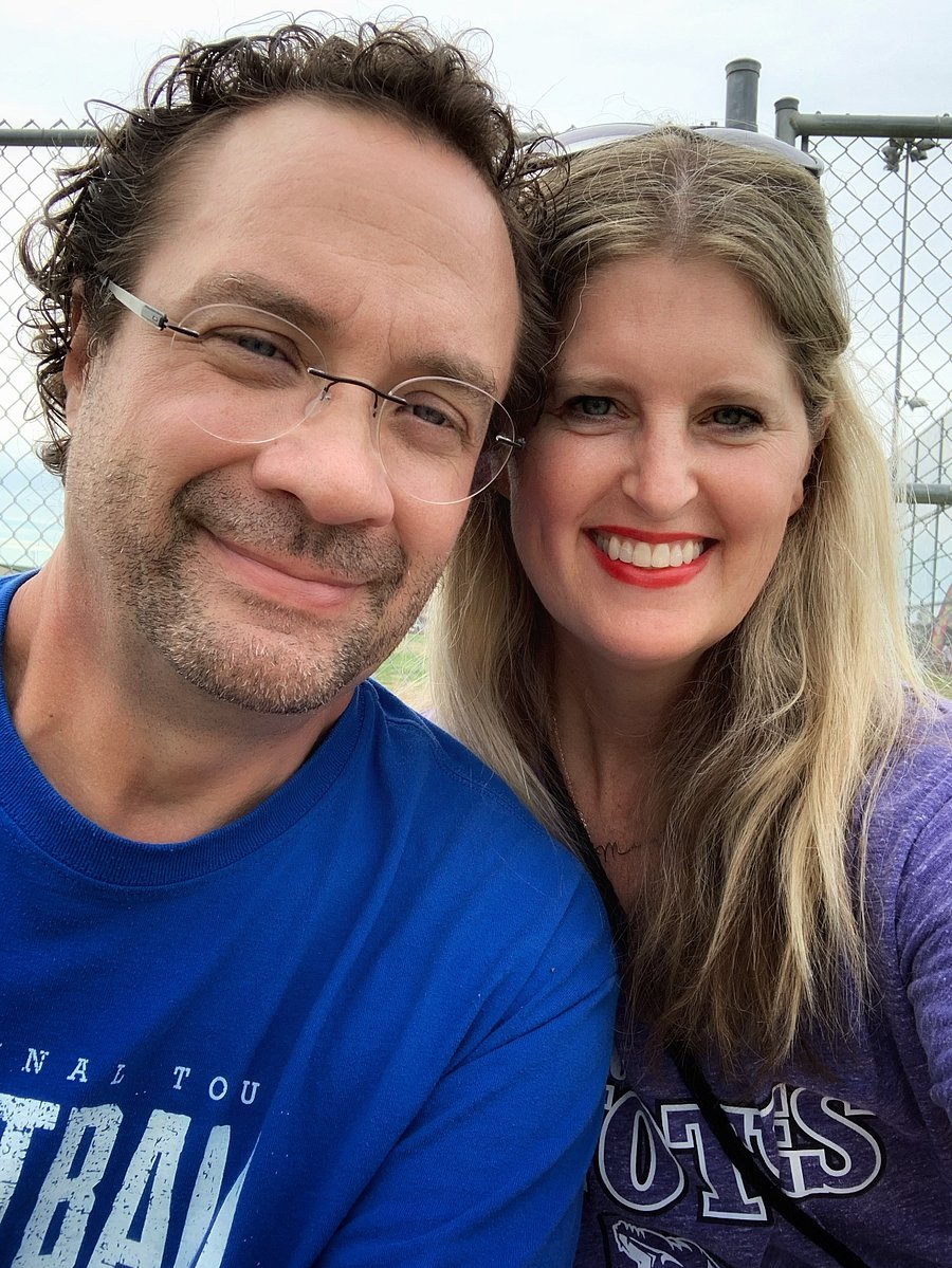 We're a couple of empty nesters ready to welcome you!