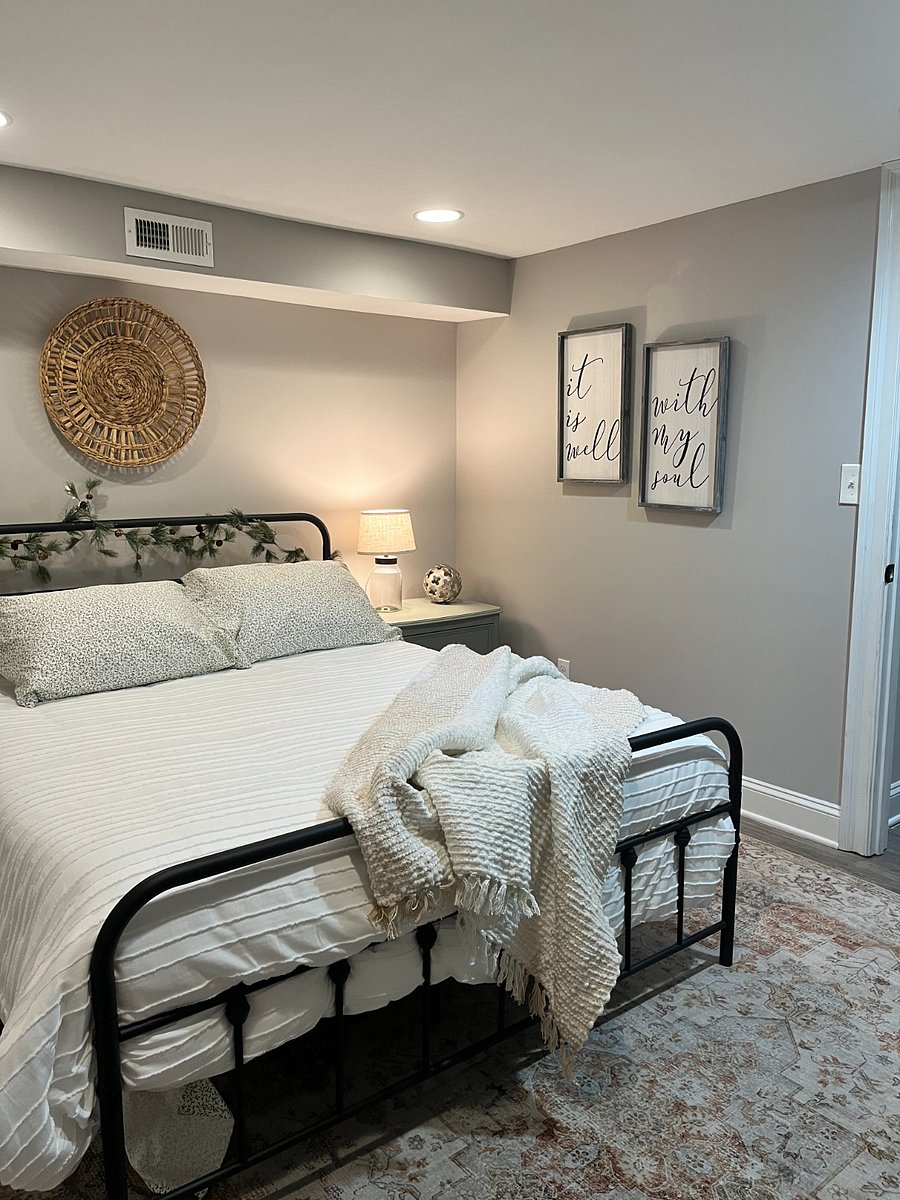 Queen memory foam bed. Outside entrance/exit from bedroom space with keyless lock.