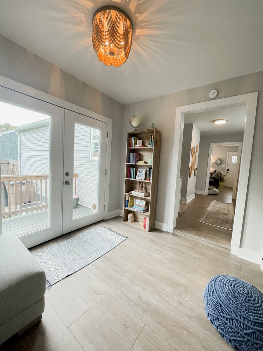 Reading nook with some books you may borrow. 