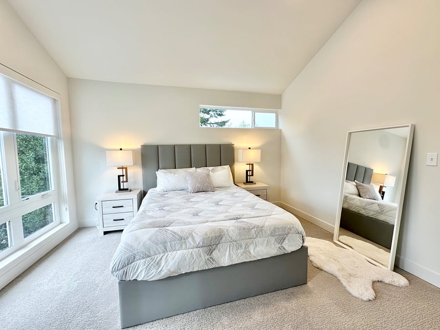 Wall-mounted headboard, full-length mirror