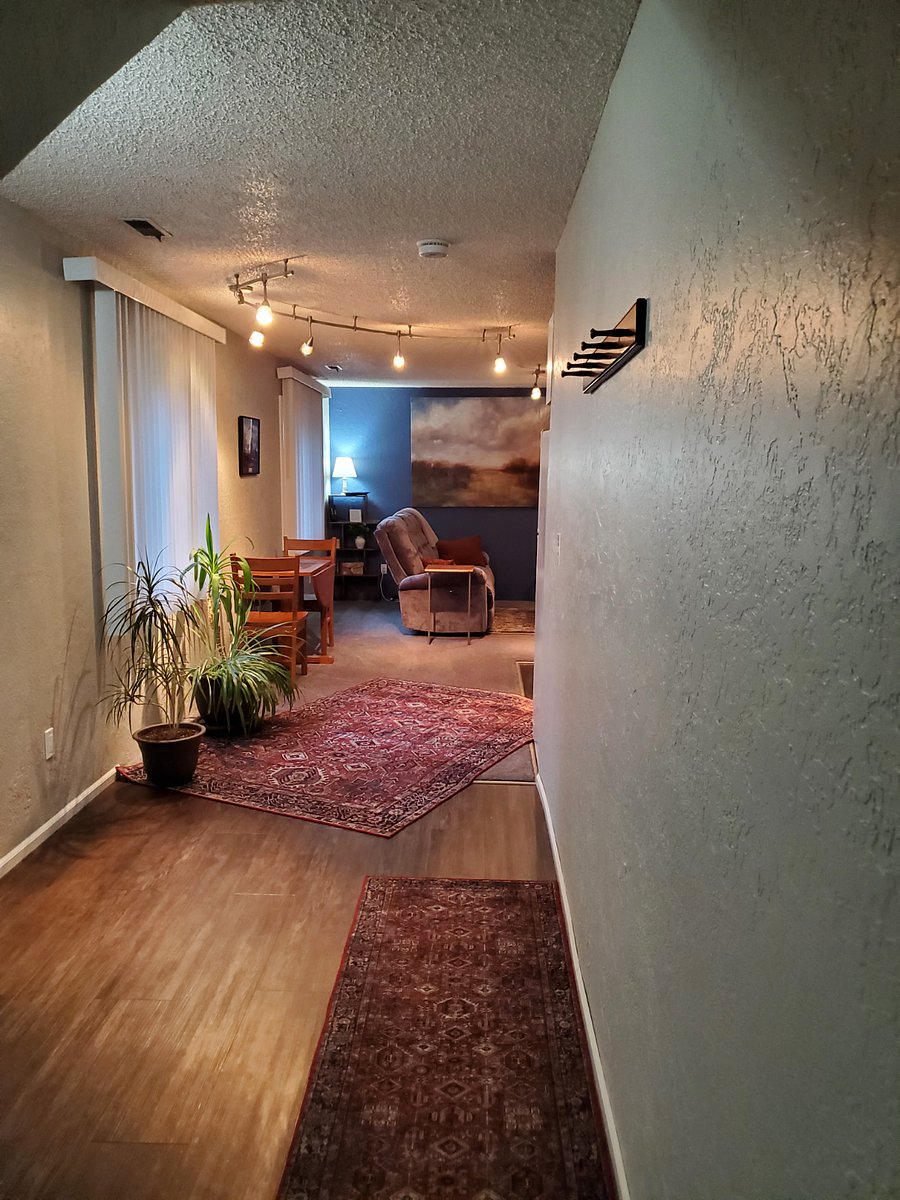 Furnished Finder property 679381_1 photo 2