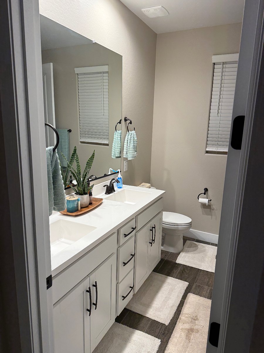 2nd floor bathroom
