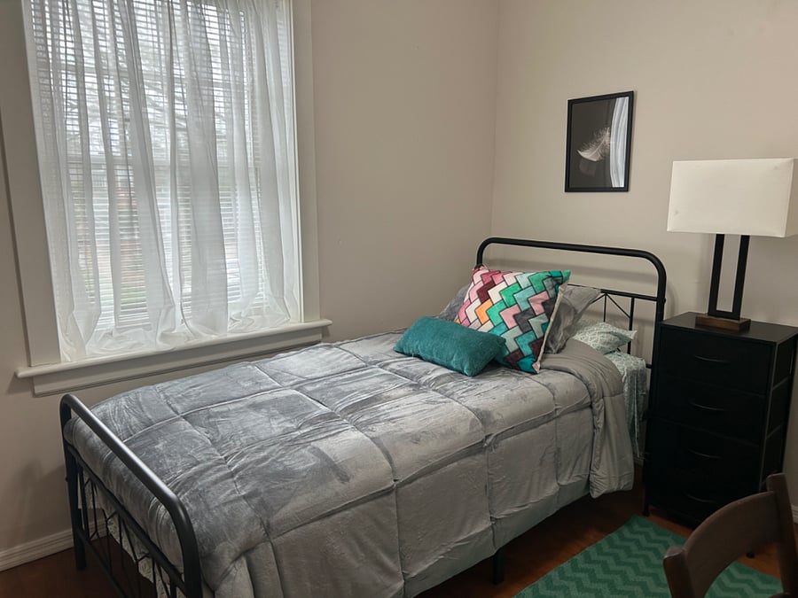 2nd bedroom