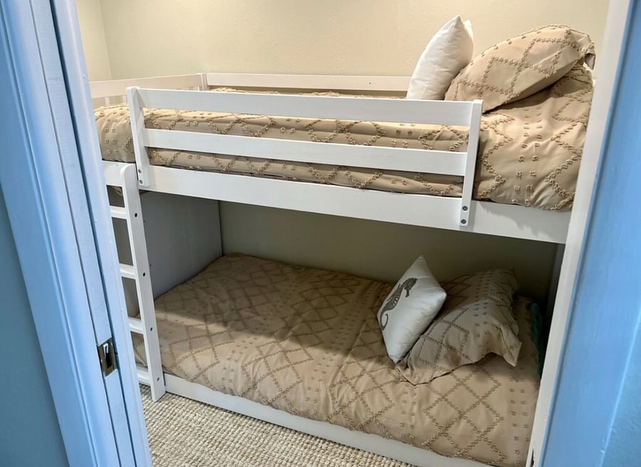 Bunk Room 