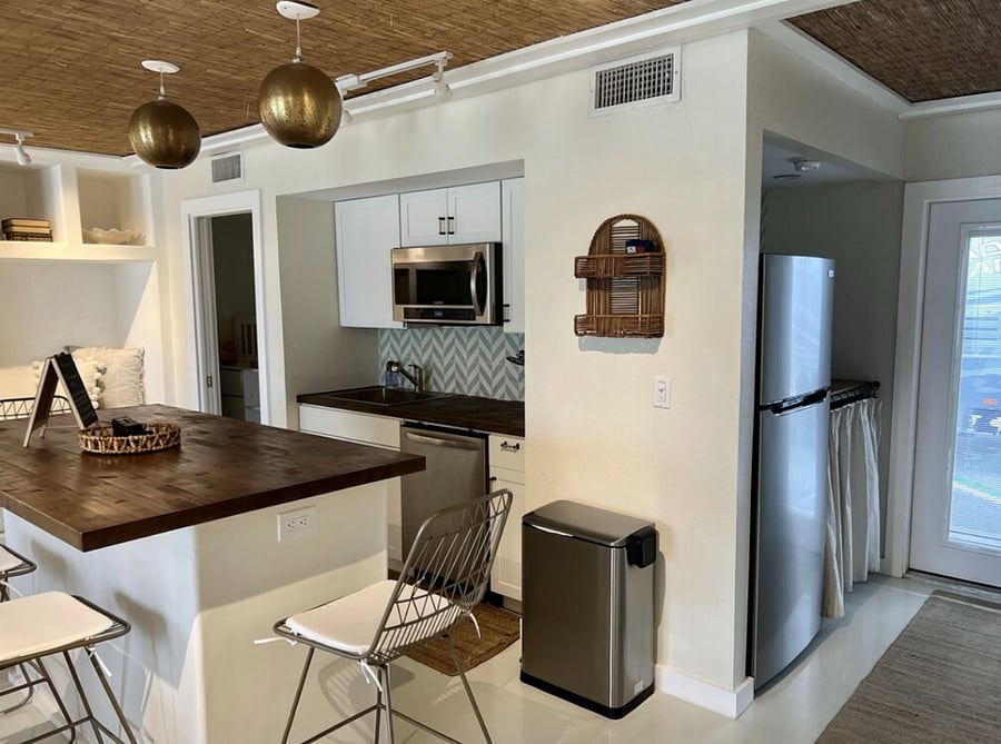 Kitchen and coffee nook 