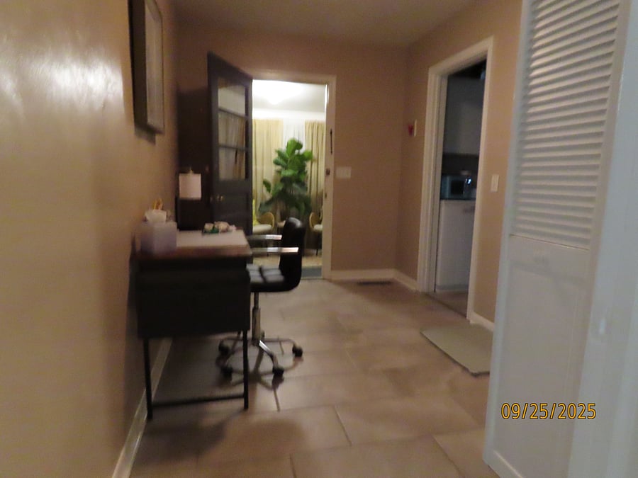 Bonus/Office Room
Desk