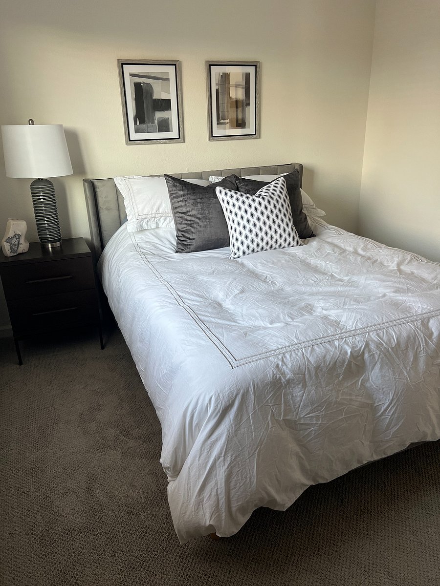 Queen Bedroom