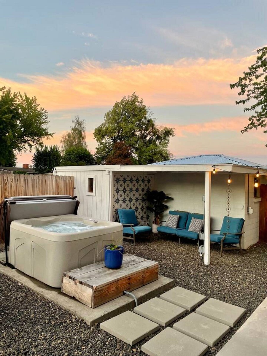 Hot Tub - Covered Patio