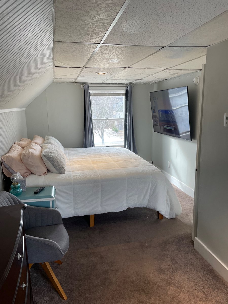 King bed master bedroom