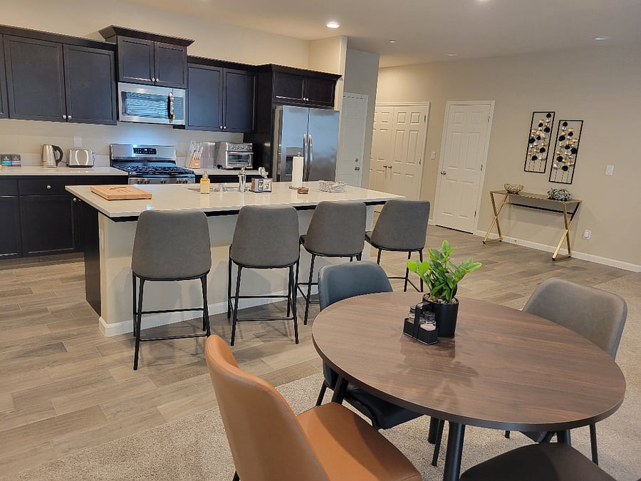 Furnished Finder property 680119_3 photo 9