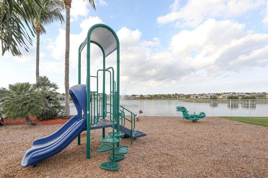 Furnished Finder property 680170_1 photo 25