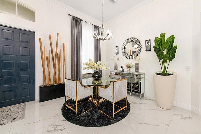 Furnished Finder property 680170_1 photo 3