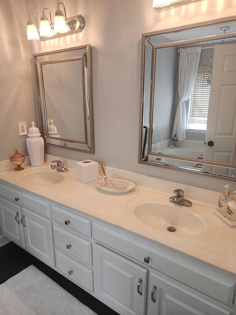 Double Sinks in Master Ensuite with lots of storage in this custom extra long vanithy