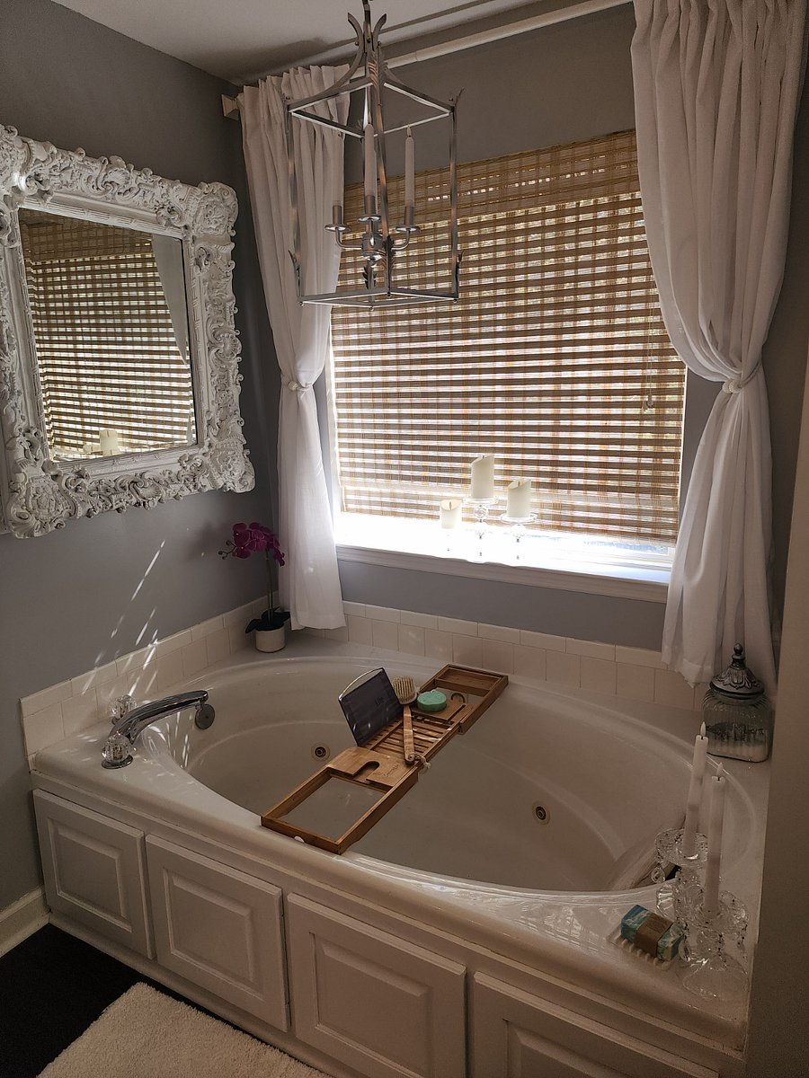 Jacuzzi jetted tub with nice candlelabra and lots of candles for soaking away the day!