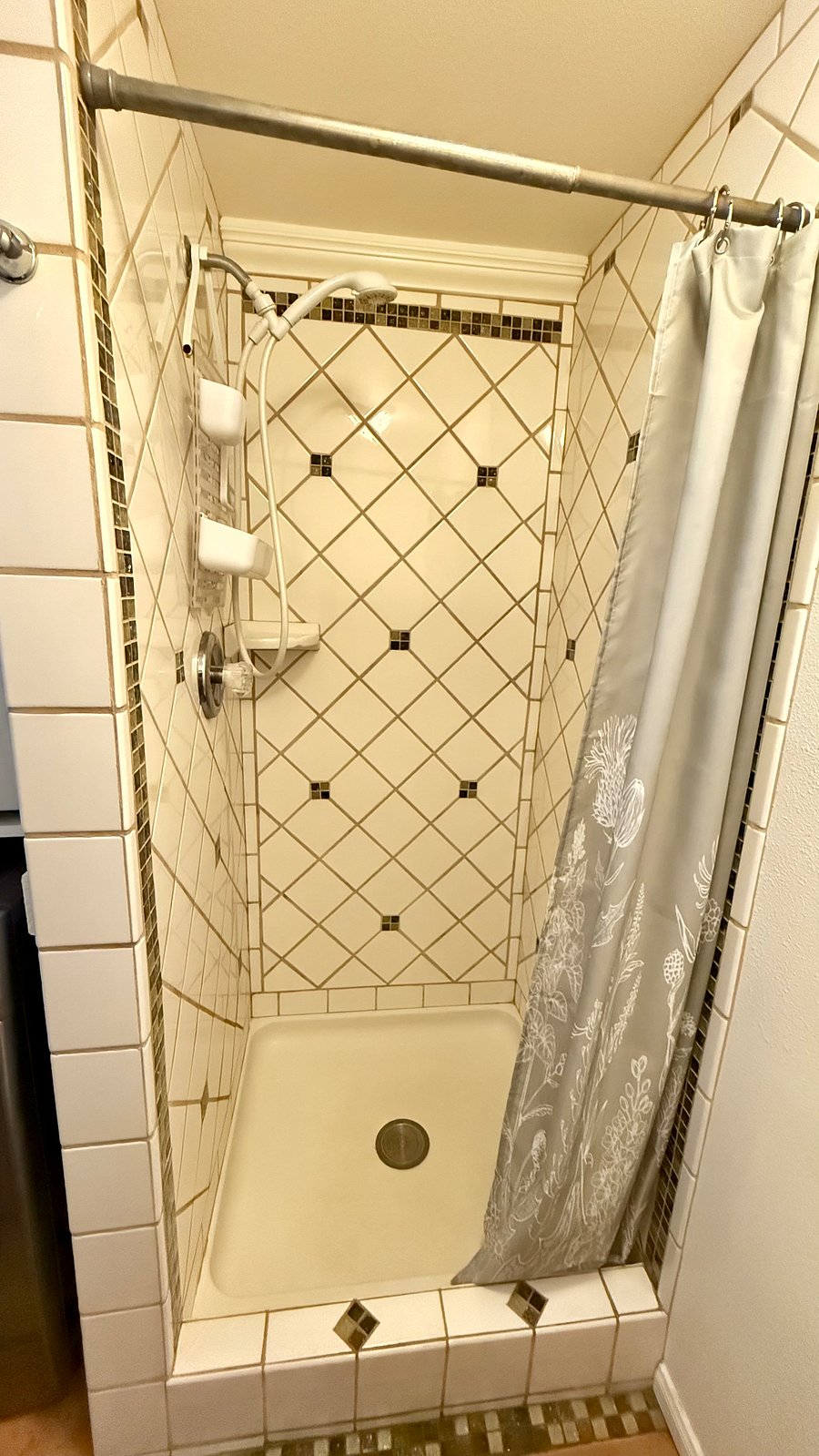 Furnished Finder property 680312_1 photo 8