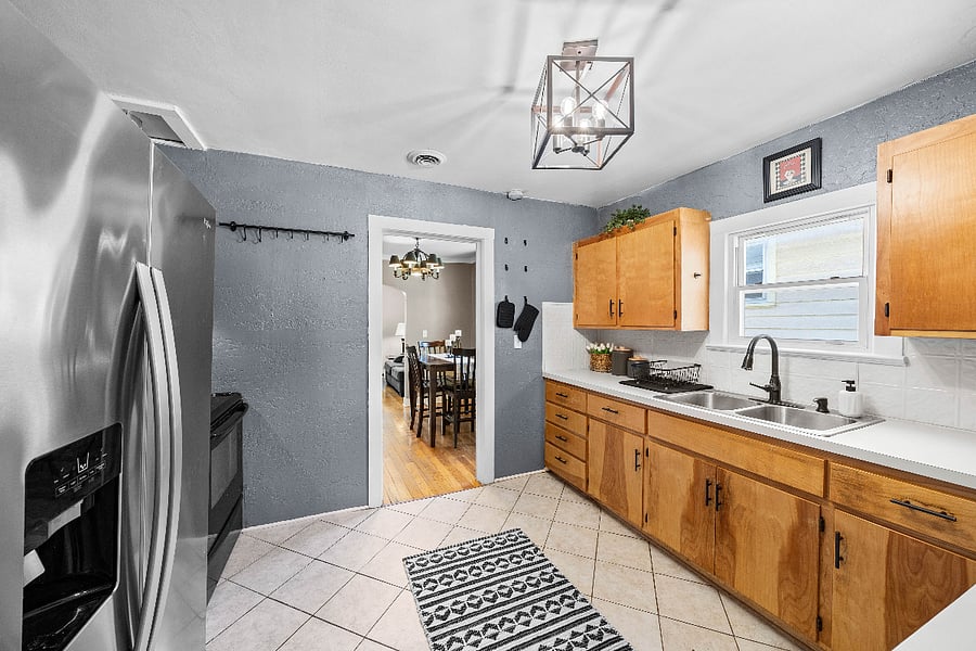 Kitchen Facing Dining Room