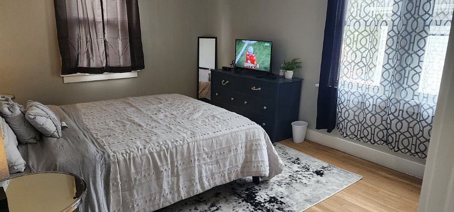 Master/ Main bedroom with extra large closet. Queen size bed, brand new mattress.