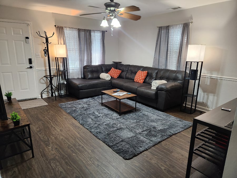 Furnished Finder property 680910_1 photo 3