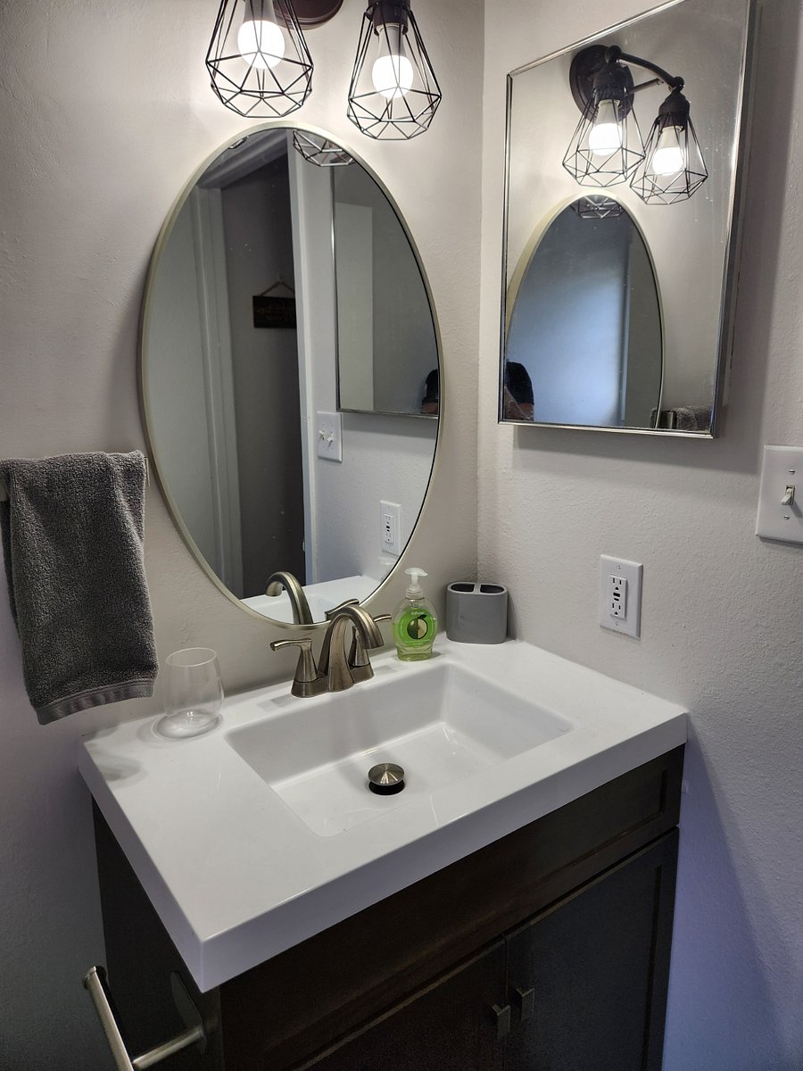 Private bath: Walk in shower. All linens provided. Must supply own consumables.