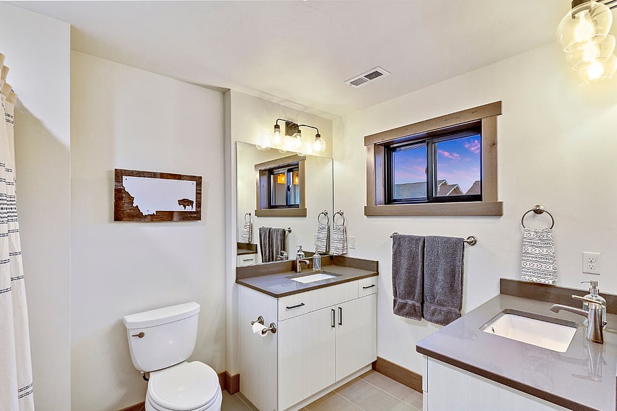 Upstairs bathroom, shared by the two upstairs bedrooms.