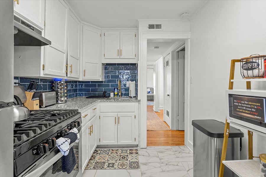 Fully equipped kitchen