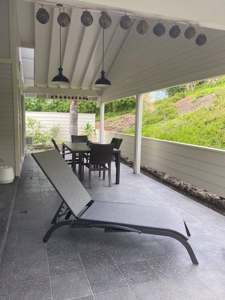 Large back lanai