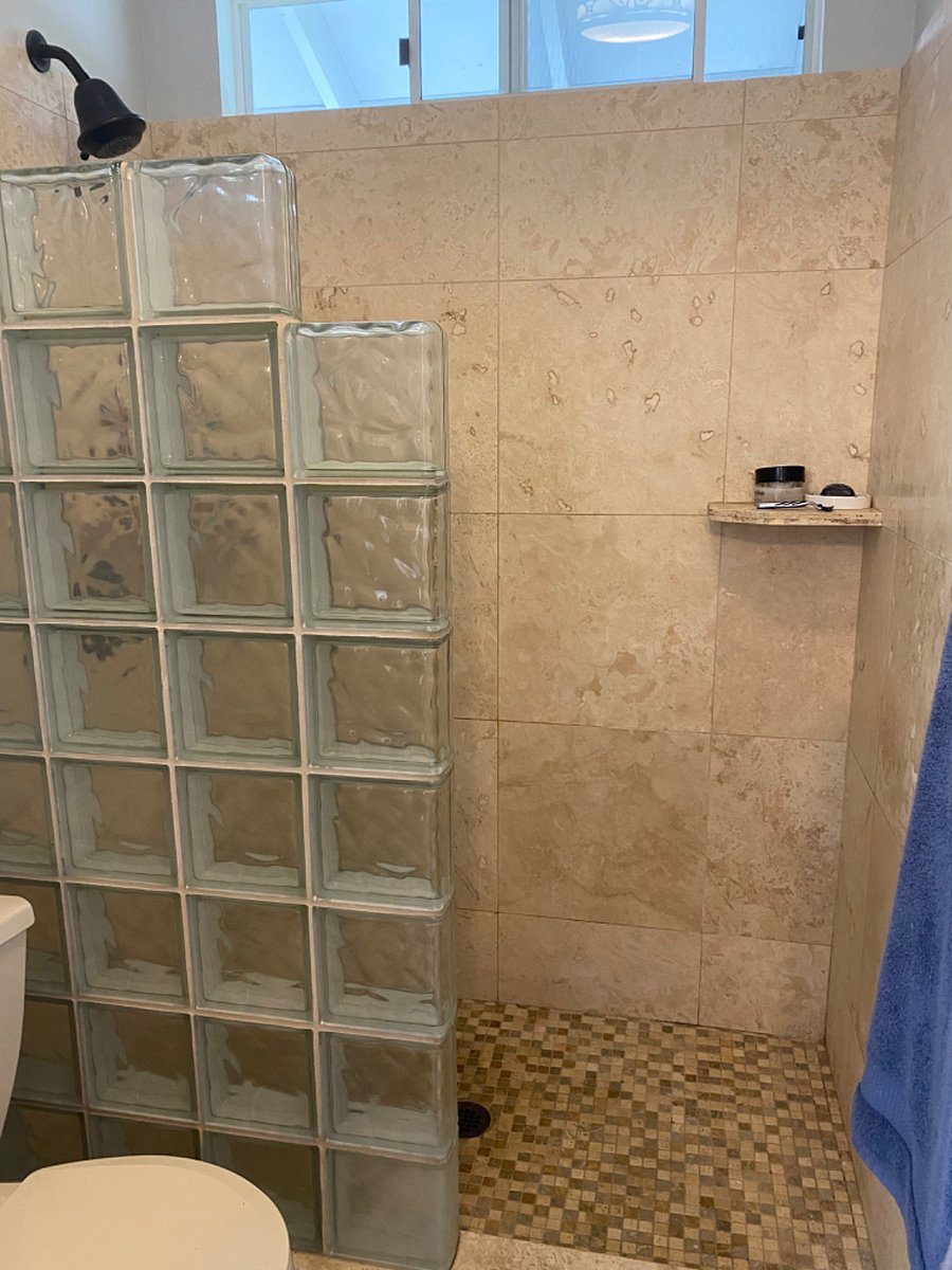 Main bathroom shower
