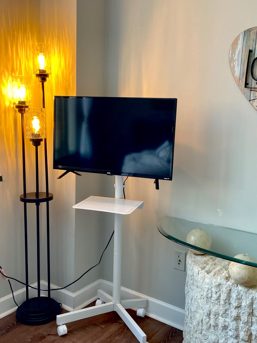 Portable smart TV