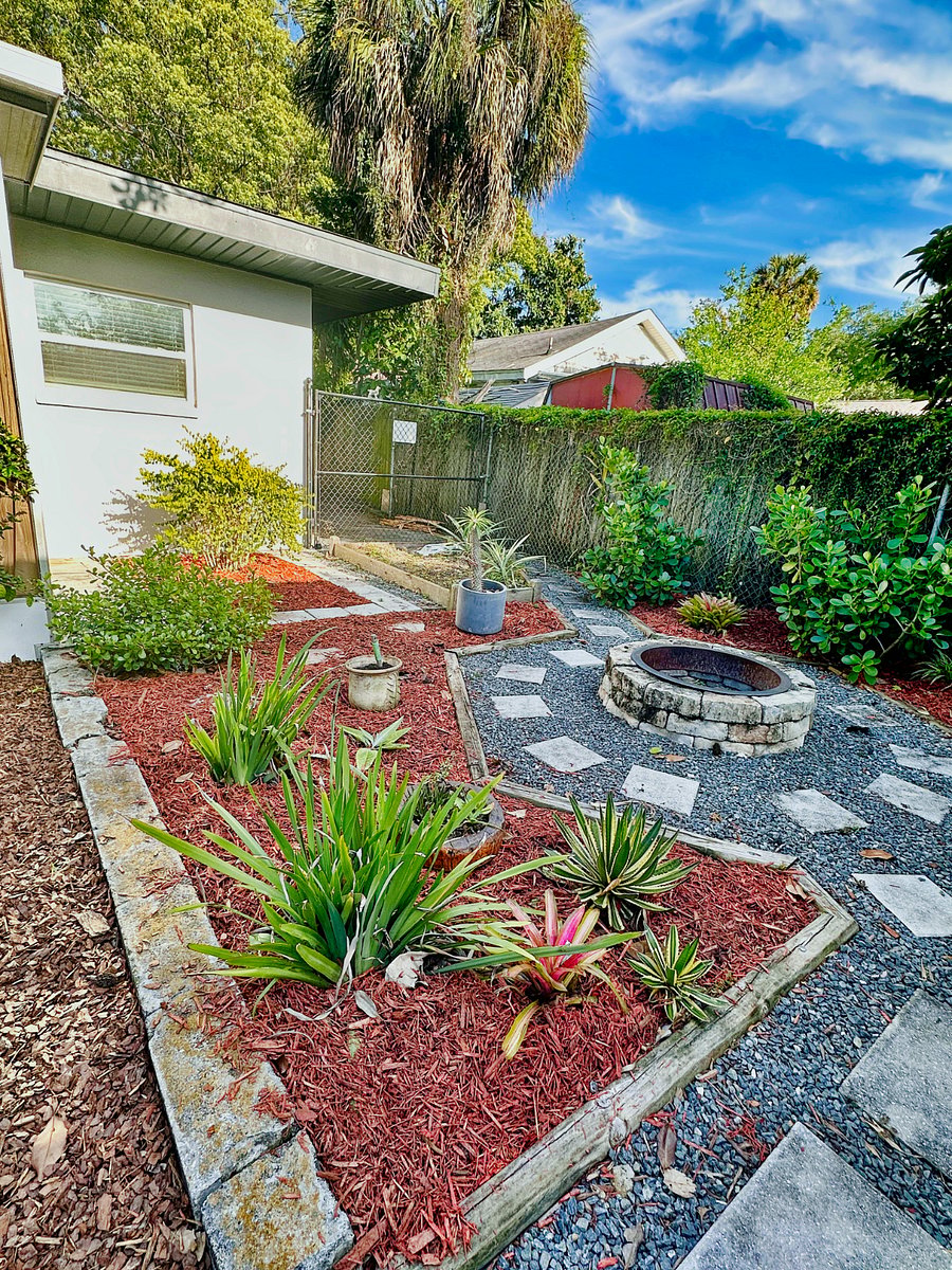 Firepit to enjoy cooler evenings