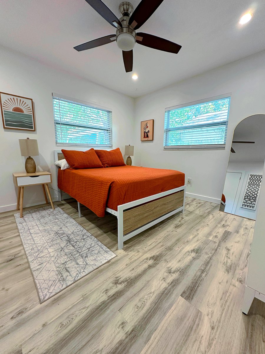 Guest room with full sized bed