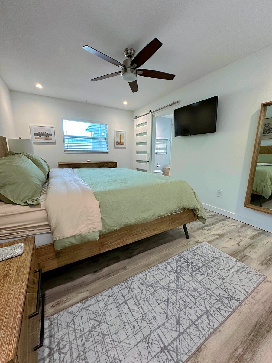 Sliding barn door to bathroom