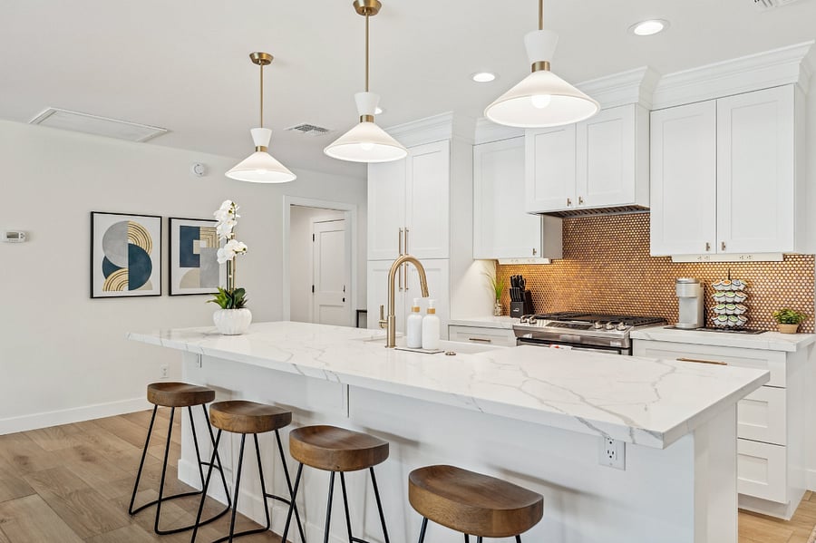 Kitchen With a Gas Cooktop and Oven is Equipped With an 'Air Fry' Feature
